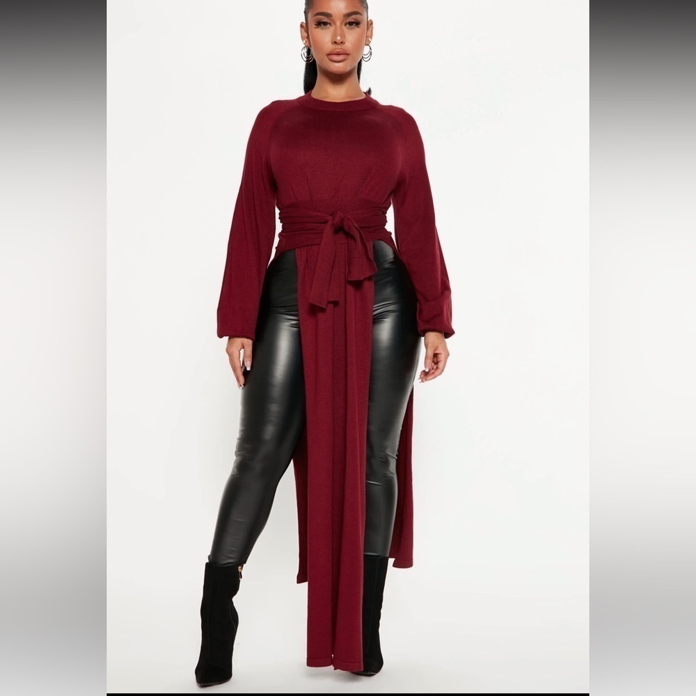 Pullover Sweater with high slit